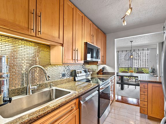4th image of 4170 N Marine Dr APT 10M