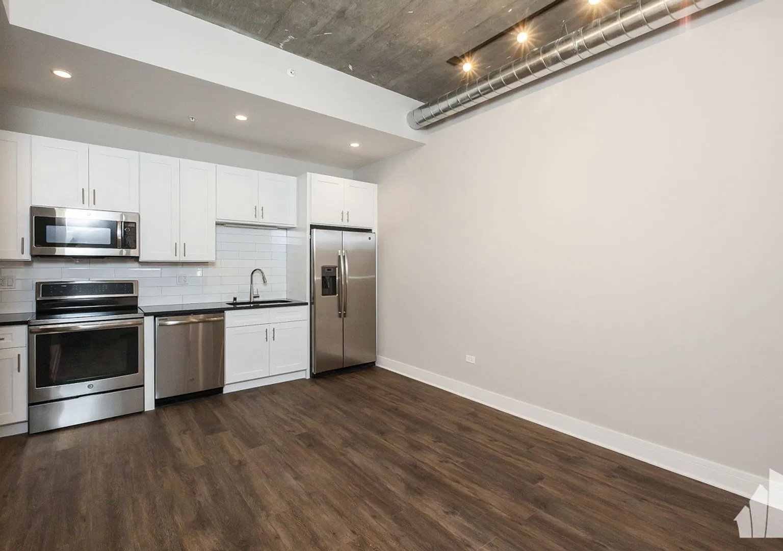 1 bed, 1.0 bath, 713 sqft, $2,600 — Photo 3