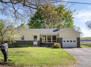 5 Mull Berry Dr, Gales Ferry, CT 06335
