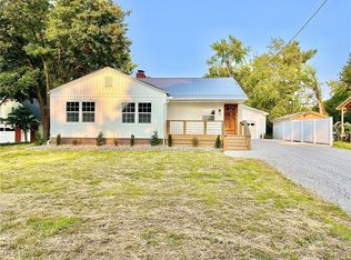 376 Rowe St, Conneaut, OH 44030