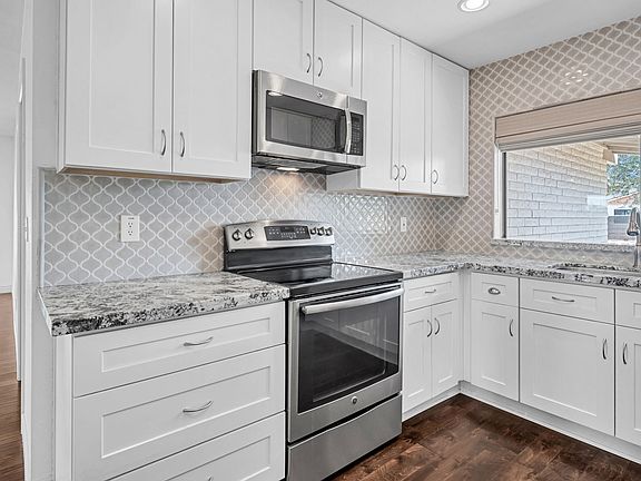 KITCHEN DETAIL