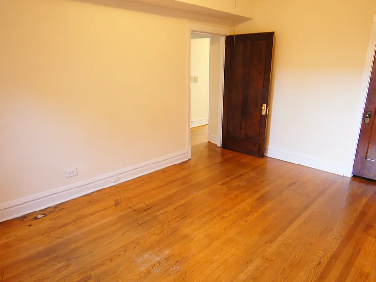 2542 N Kedzie Blvd #3W — Photo 4