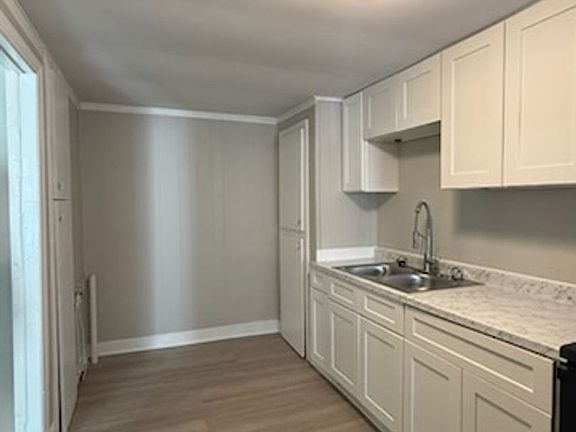 4th image of 1224 Waverly Ave