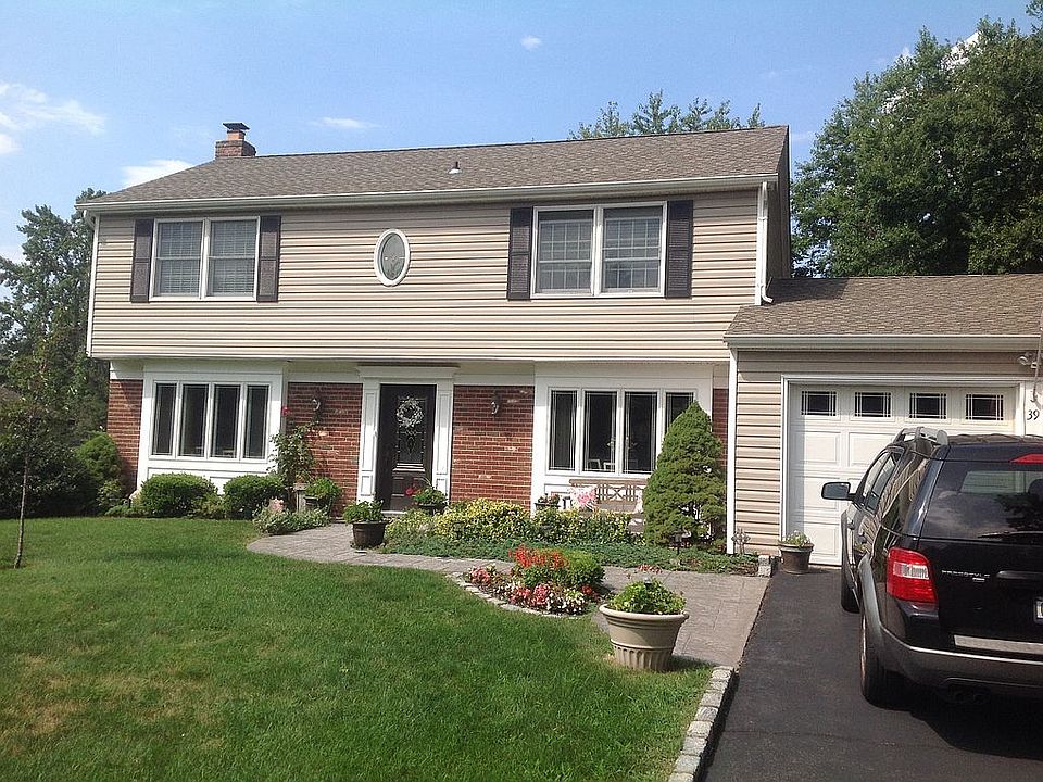 1st image of 39 Brookfield Ln