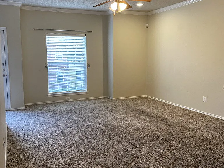 2112 Main St #4 — Photo 2