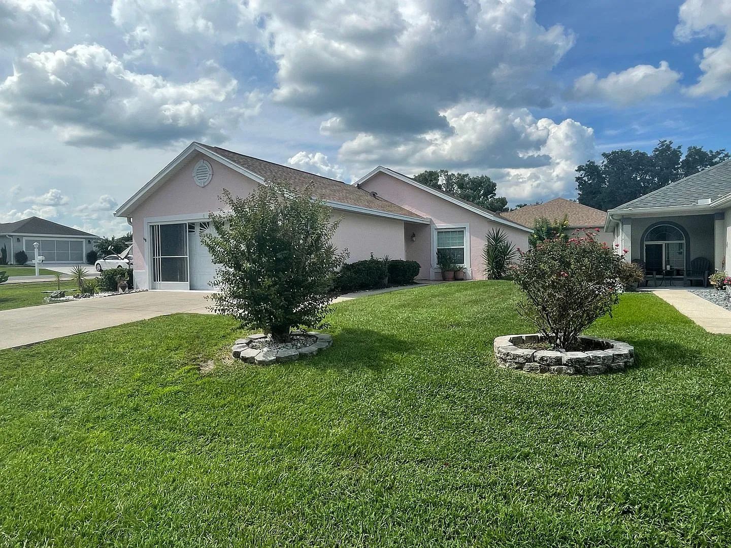 Charming 2BR/2BA Home in Ocala Palms Golf Course Community Living! — Photo 1