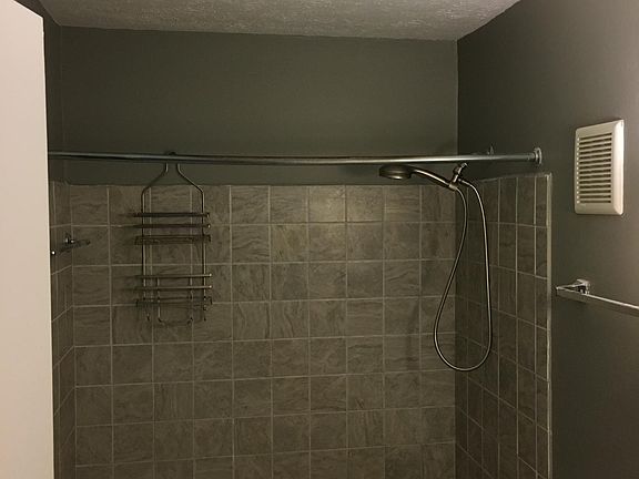 5th image of 3503 Lodge Ln APT 305