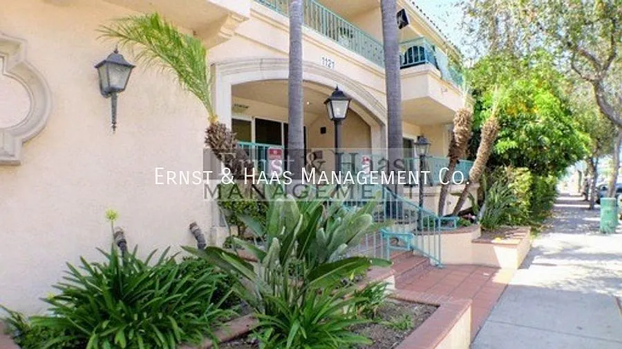 Building Photo - 1121 Obispo Ave #103