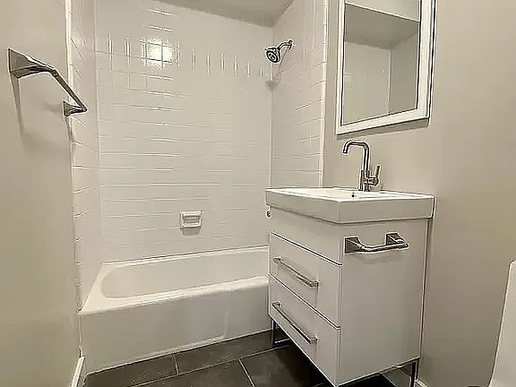 5th image of 119 W 92nd St #1A