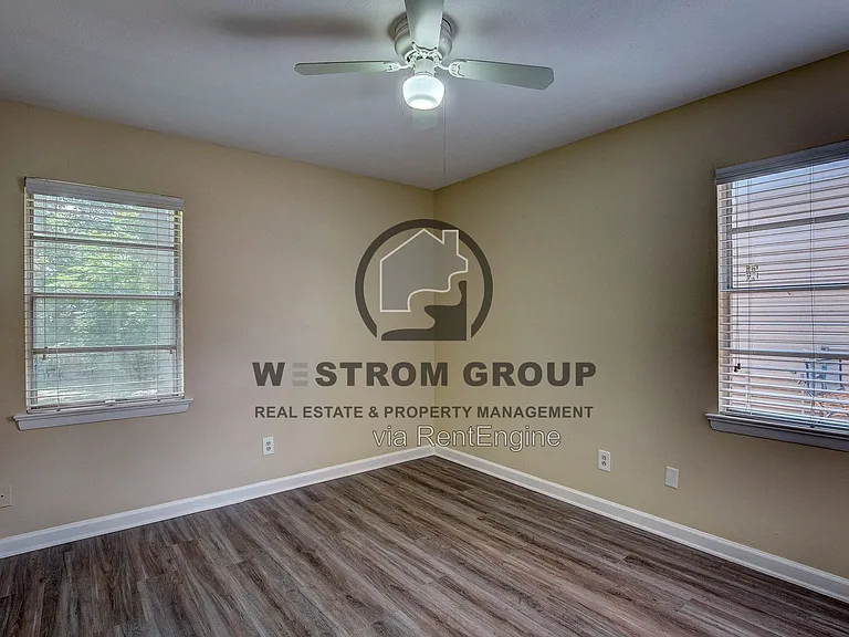 820 Collin Dr — Photo 6