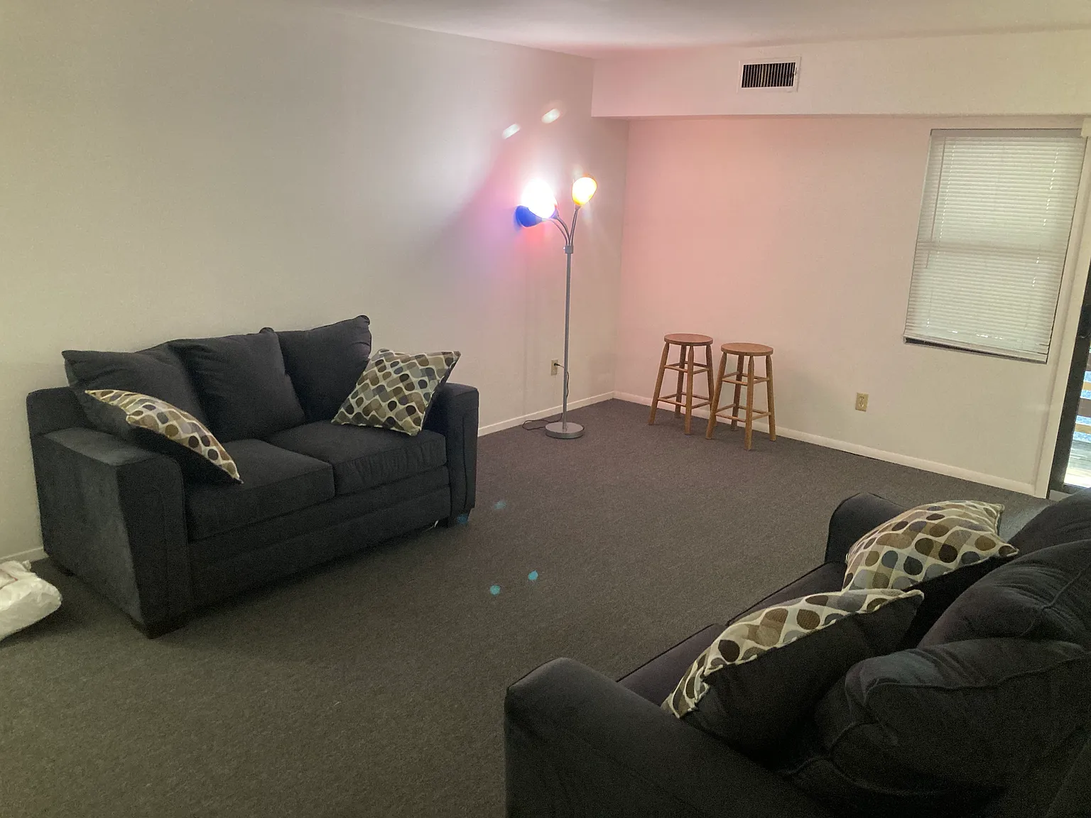 3 bed, 1350 sqft, $2,350 — Photo 3