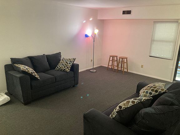 3rd image of 409 Lake St #C24