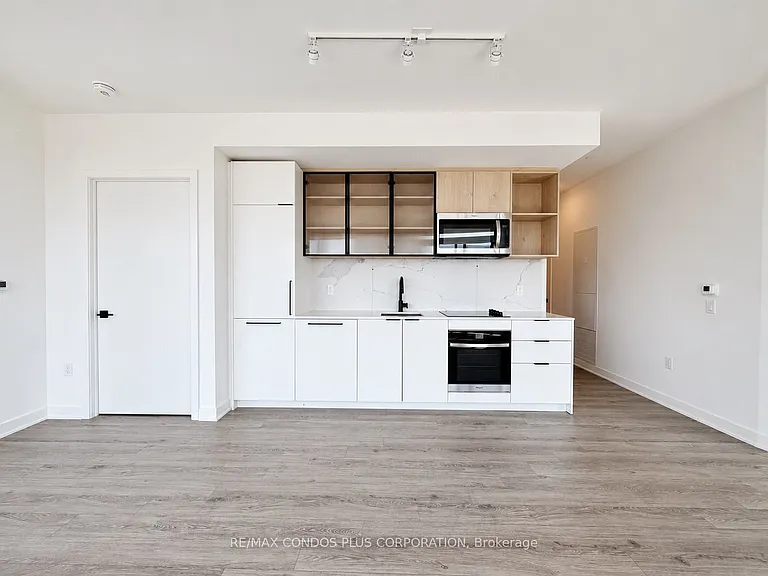 1185 Dupont St #1019 — Photo 11
