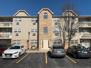 1524 W Sand Bar Ct UNIT 1C, Round Lake Beach, IL 60073