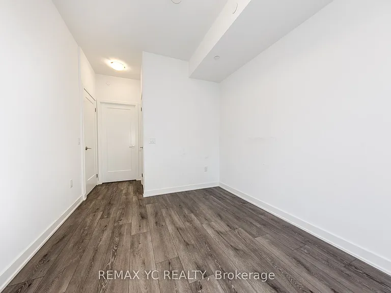 95 Oneida Cres #305 — Photo 15