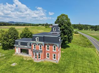 249 Point Rd, Willsboro, NY 12996