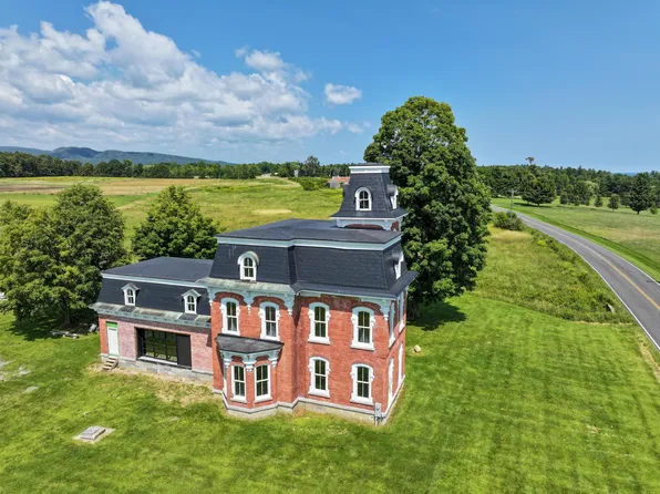 249 Point Rd, Willsboro, NY 12996