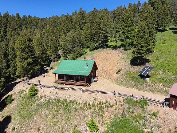 3rd image of 93 Northstar Ln