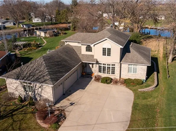 5258 Primrose Ln, Oshkosh, WI 54904