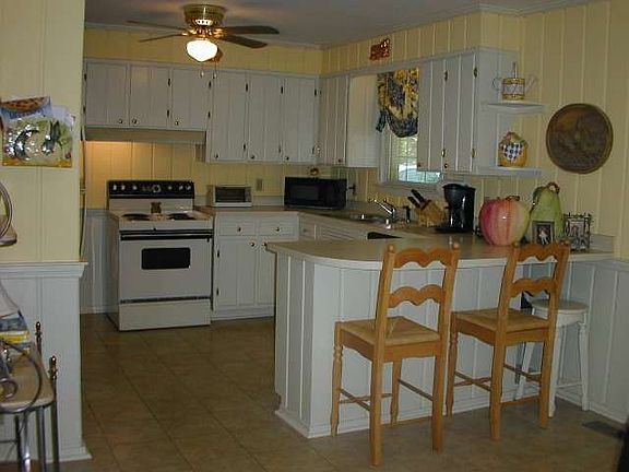 3rd image of 2625 Yuma Dr