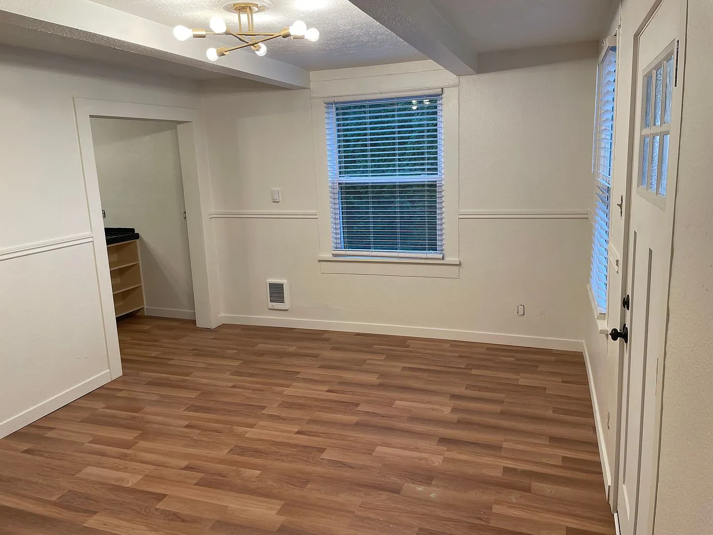Charming River Road Two Bedroom! — Photo 4