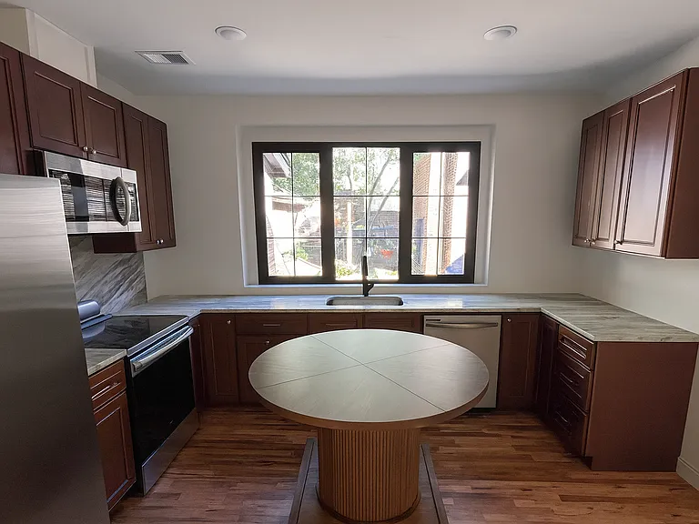 1204 Linden Pl #A — Photo 4