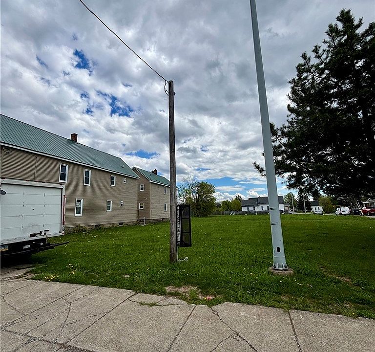 2nd image of 367 Peckham St Lot 2