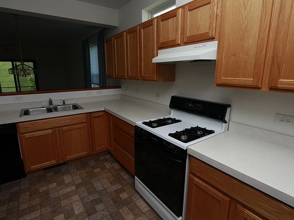 4th image of 3908 Thistledown Ct