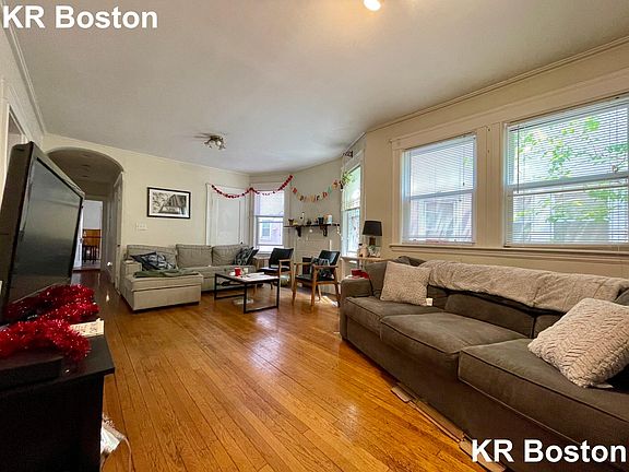 2nd image of 793 Washington St #1