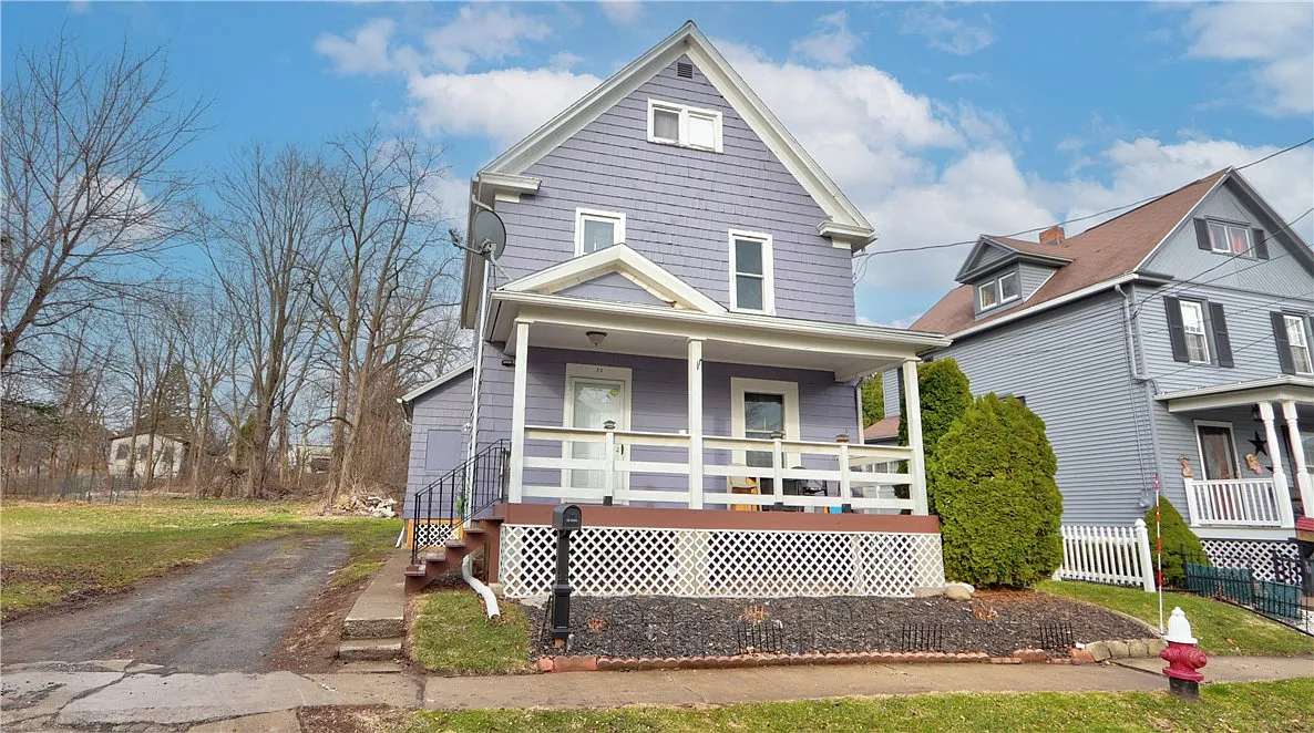 32 Grant Ave photo 1