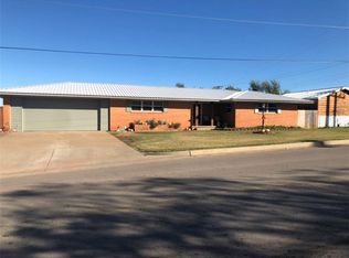 205 South Broadway, Binger, OK 73009