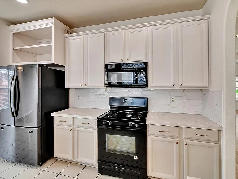 4423 Garden Ridge Ct — Photo 9