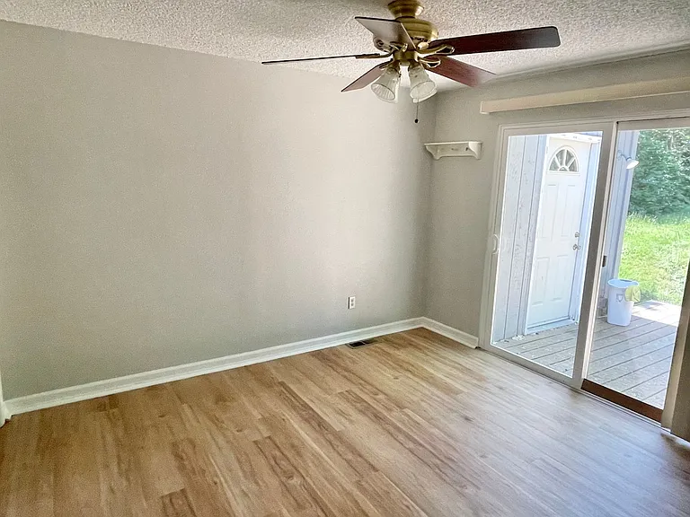 11721 Roosevelt Way NE — Photo 15