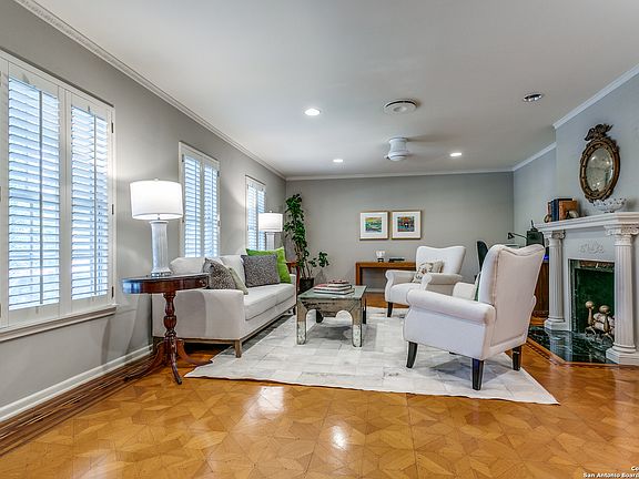 5th image of 126 LAUREL HEIGHTS PL