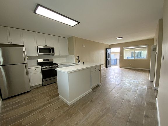 2nd image of 1258 Pacific Beach Dr #7