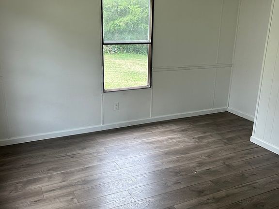 3rd image of 300 Randell Dr #C