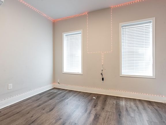 3rd image of 3049 N Stillman St #5