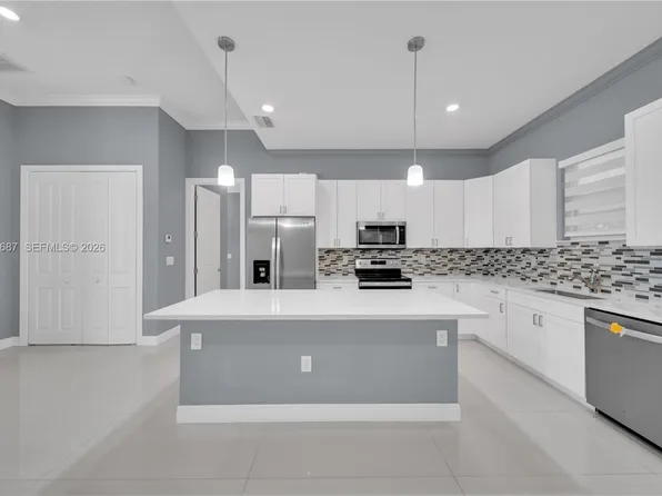 105 E 15th St, Lehigh Acres, FL 33972