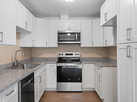 3rd image of 1950 Aletha Ln APT 2