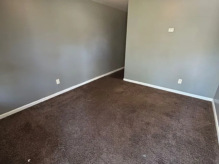 3503 Falling Springs Rd — Photo 5