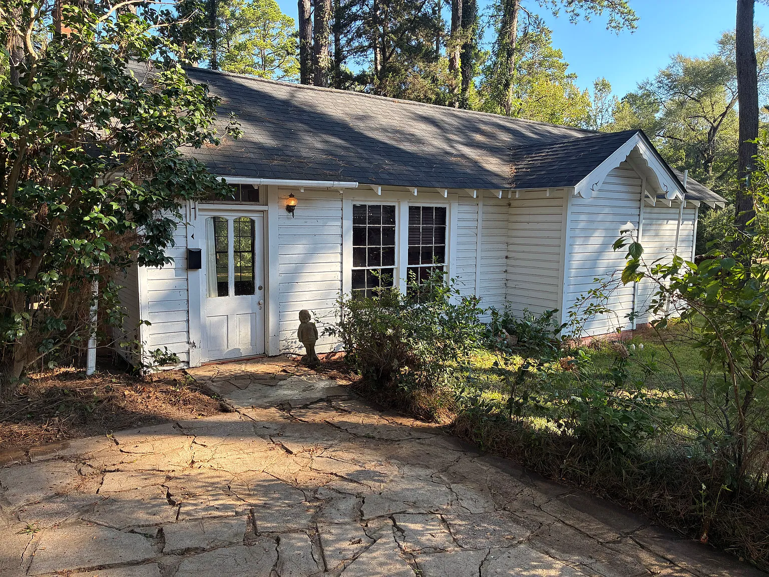 1 bed, 900 sqft, $900 — Photo 1