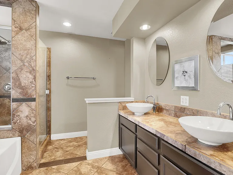 133 Serenade Ct — Photo 23