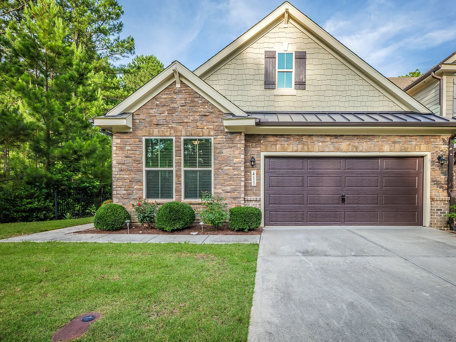 5 bed, 2896 sqft, $2,800 — Photo 1