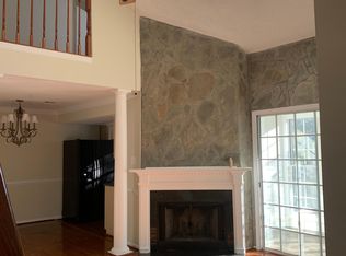 12103 Greenwood Ct APT 301, Fairfax, VA 22033