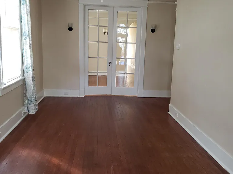 390 Audubon St — Photo 3