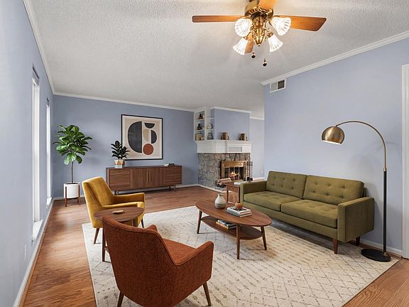 4th image of 340 Huntington Ridge Dr