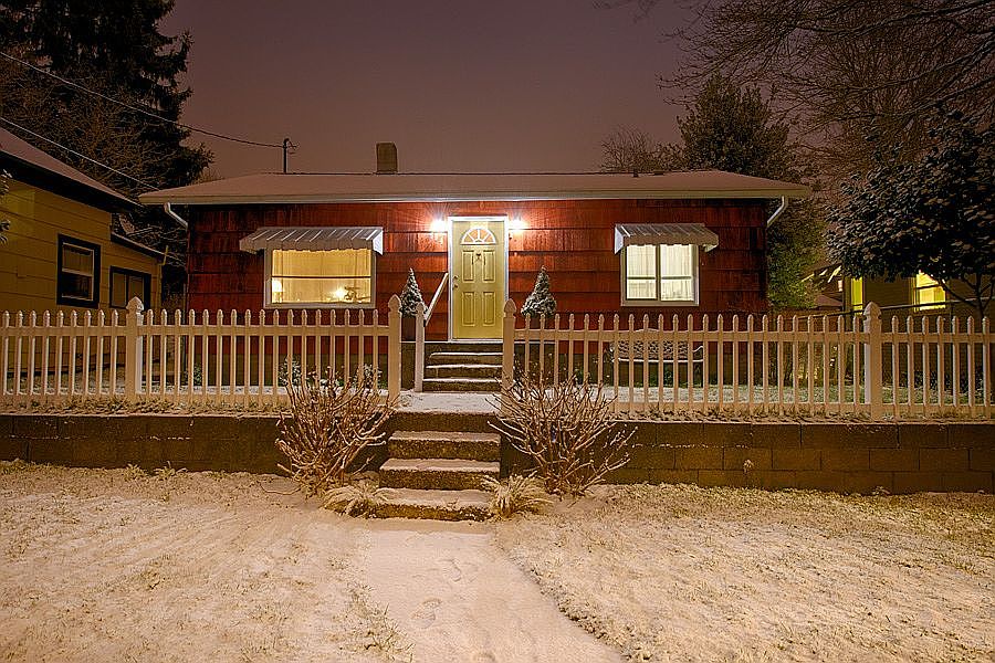 1st image of 654 Pleasant Ave