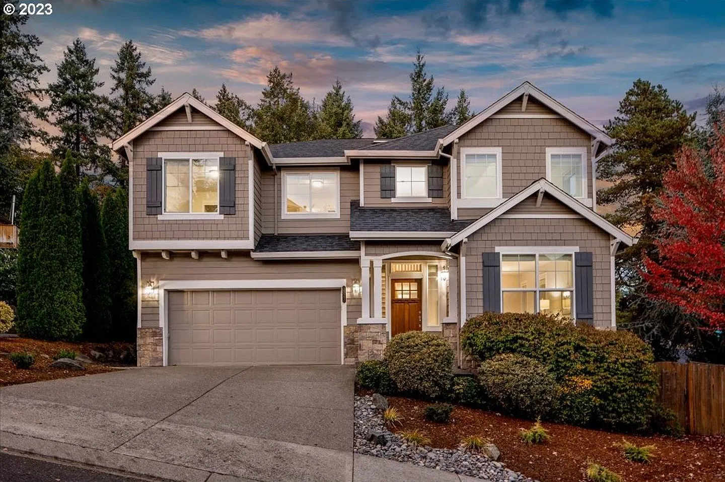 Beautiful 4 bedroom, 3 bath with an Office & a loft South Bull-Mountain! Back deck, Low-maintenan... — Photo 1