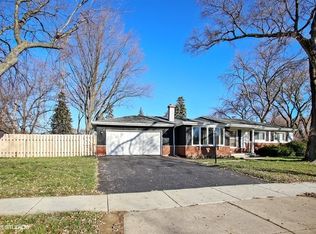208 E Westview Ct, Addison, IL 60101