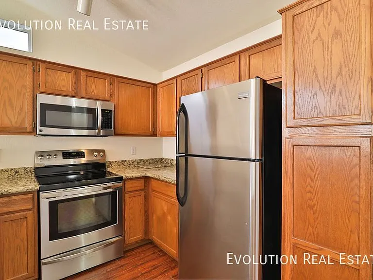 3226 E Sequoia Dr — Photo 12